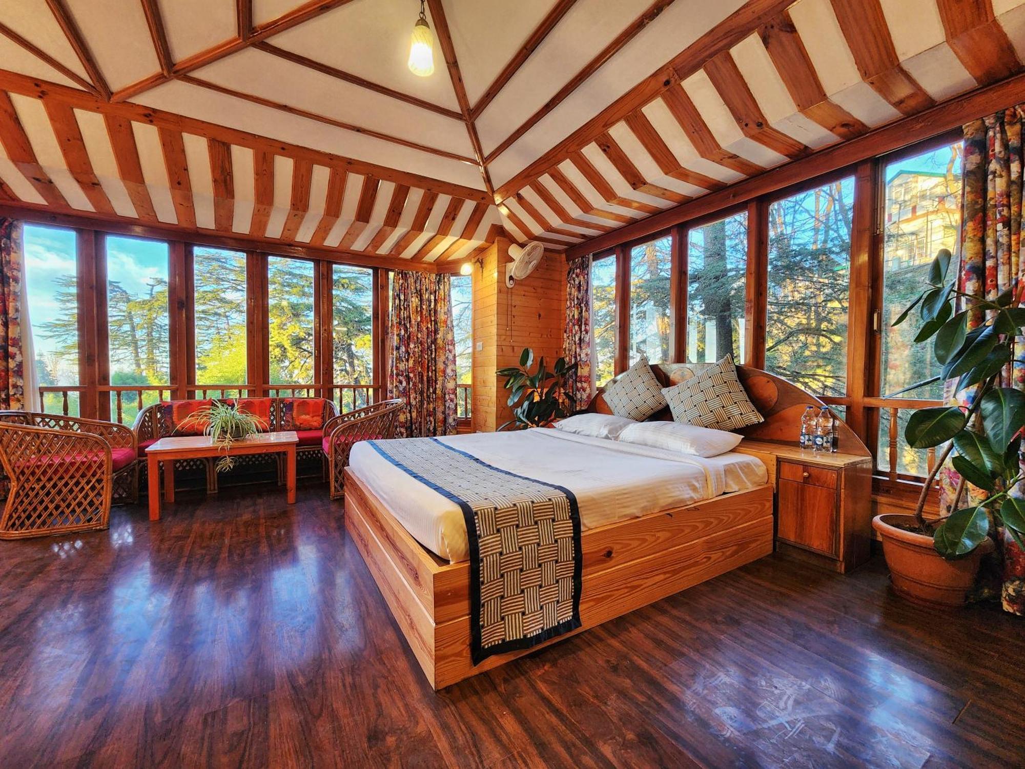 Hotel Pineview Shimla Exteriör bild