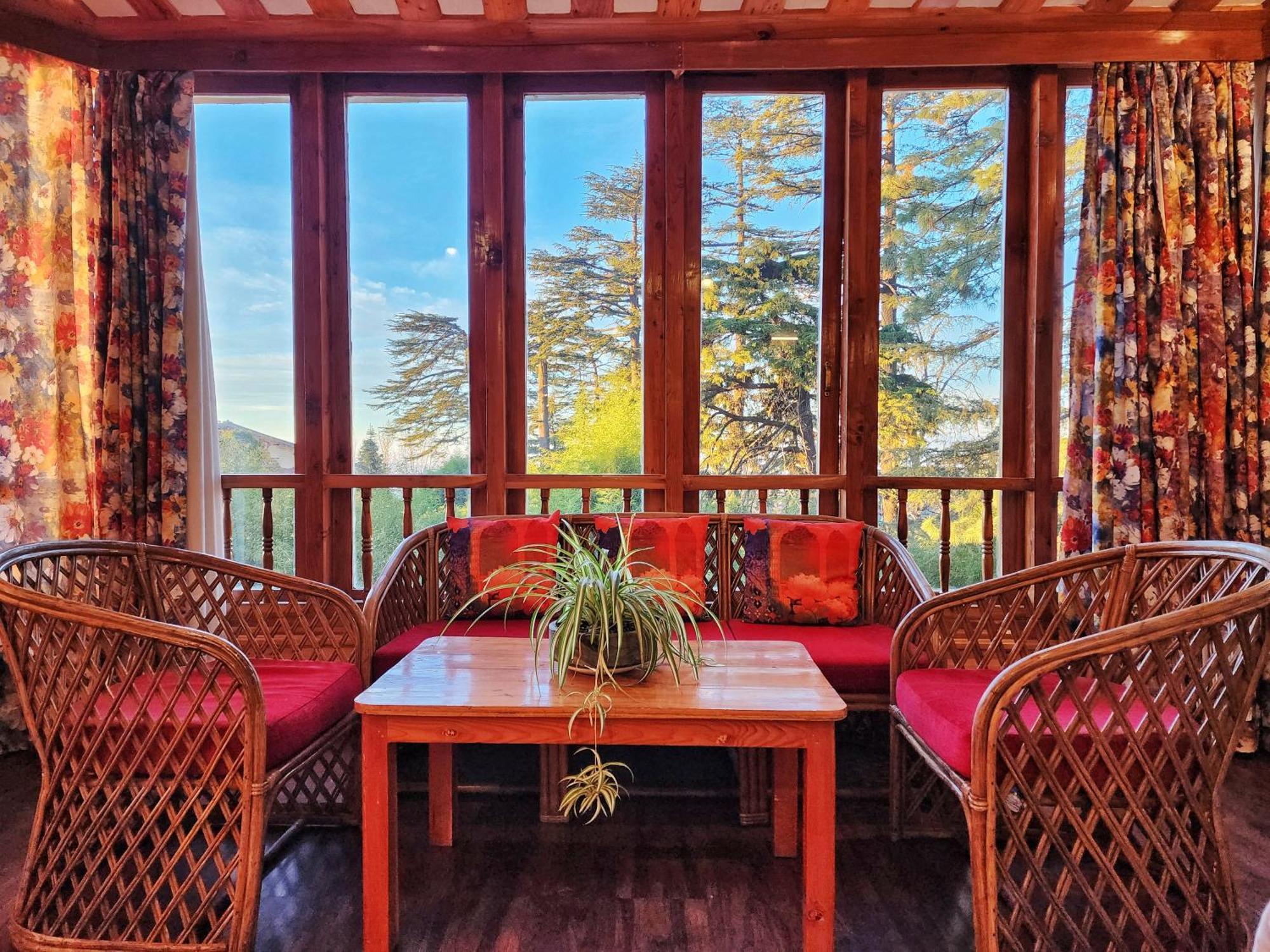 Hotel Pineview Shimla Exteriör bild
