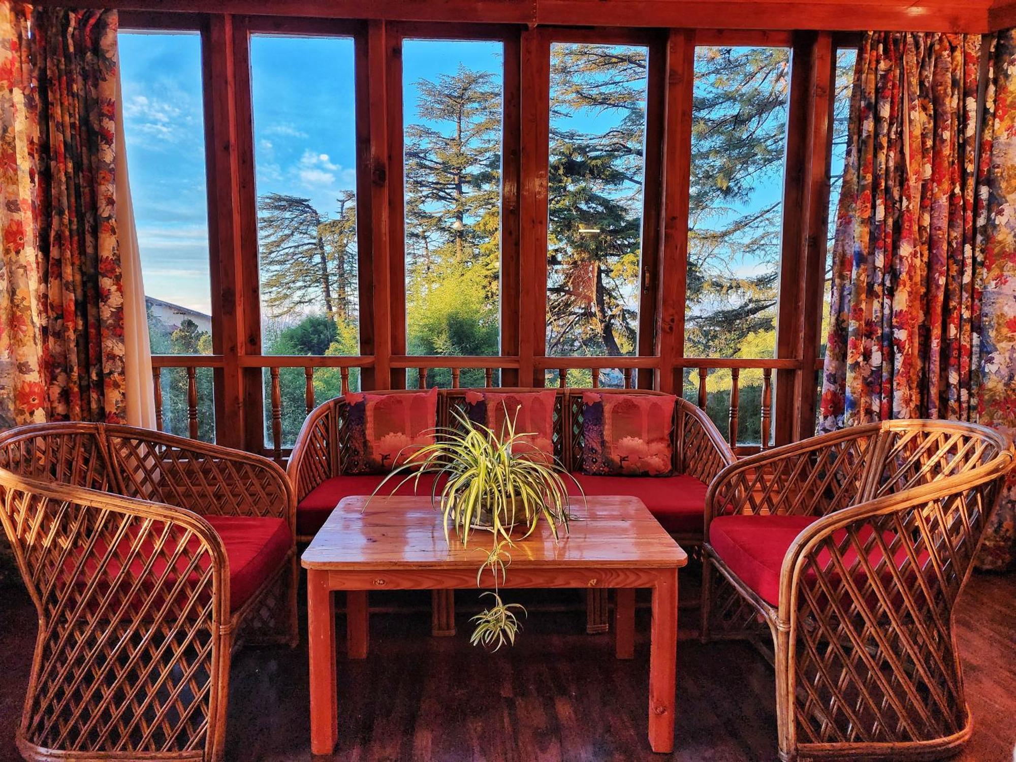 Hotel Pineview Shimla Exteriör bild