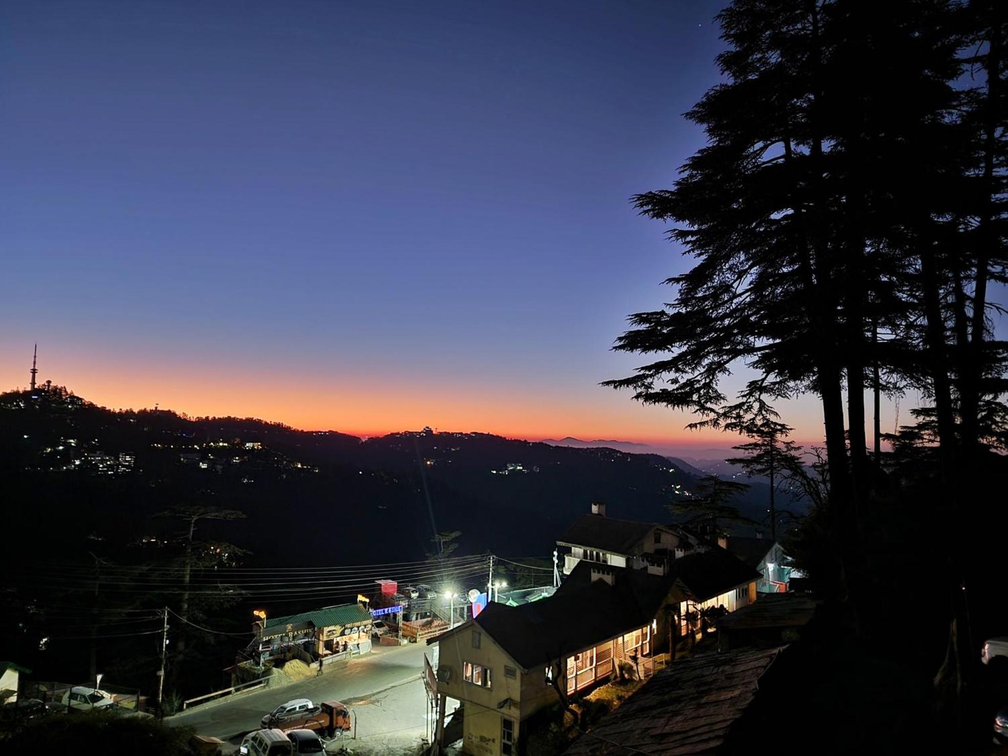 Hotel Pineview Shimla Exteriör bild
